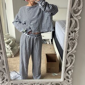 Daily Drills navy and white striped set XS/S